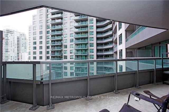 19 Grand Trunk Cres, unit 715 for rent