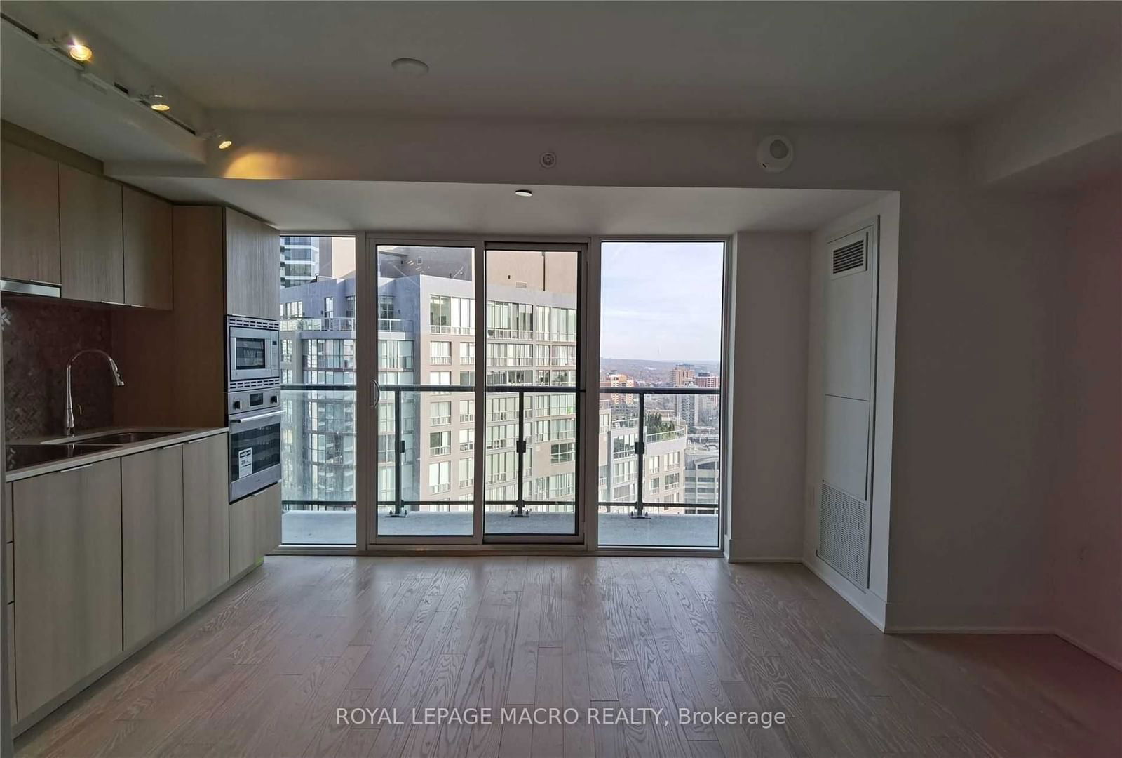 955 Bay St, unit 2303 for rent