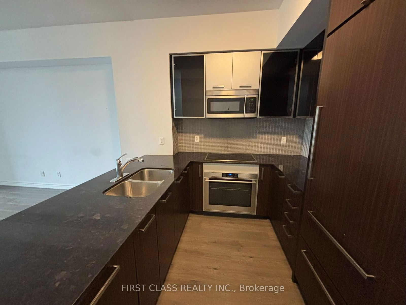 5162 Yonge St, unit 106 for rent