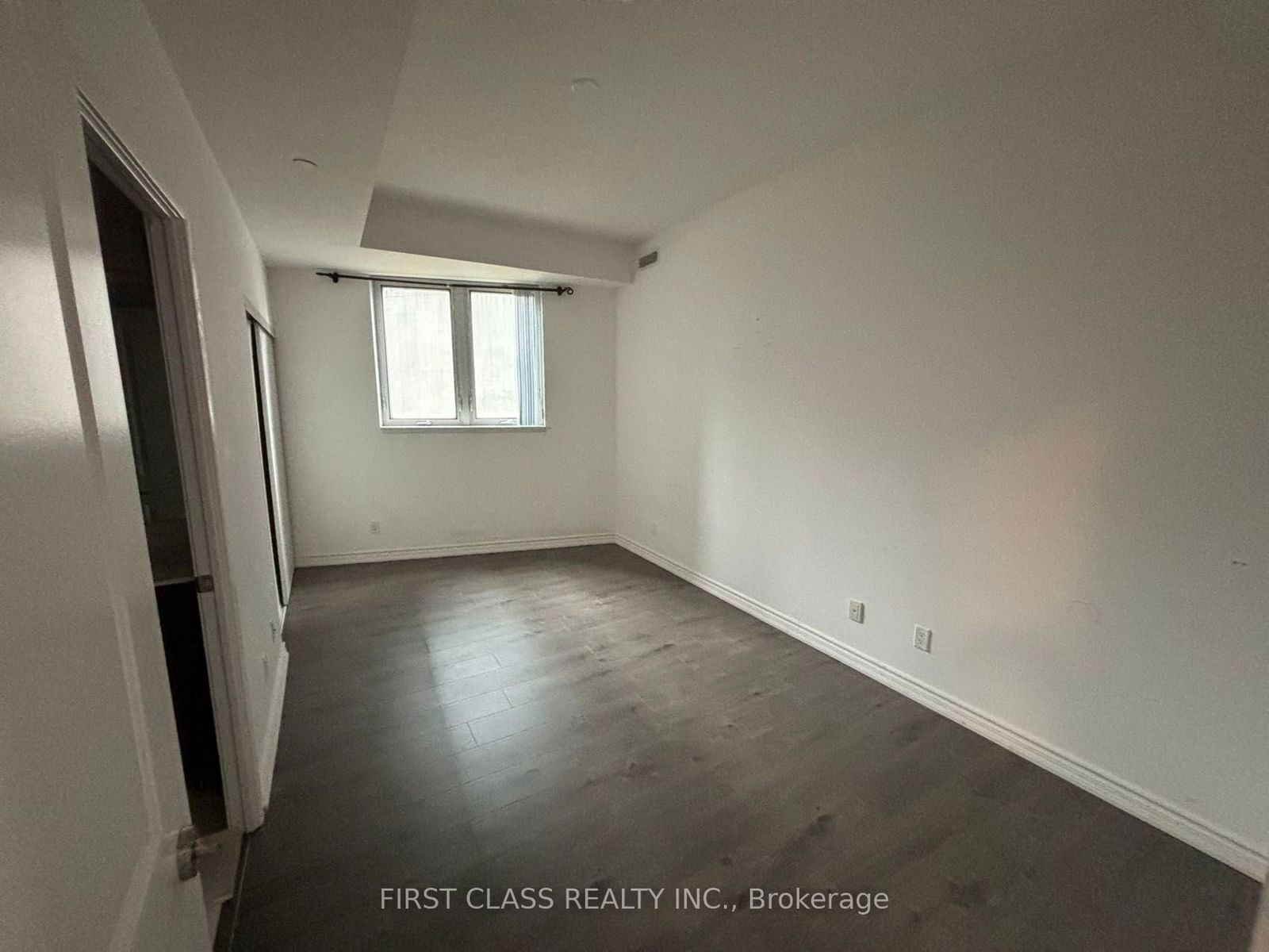 5162 Yonge St, unit 106 for rent