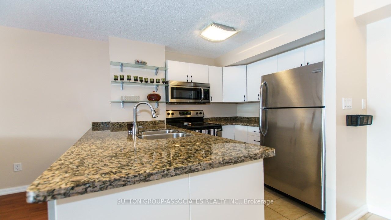 25 Grenville St, unit 603 for rent