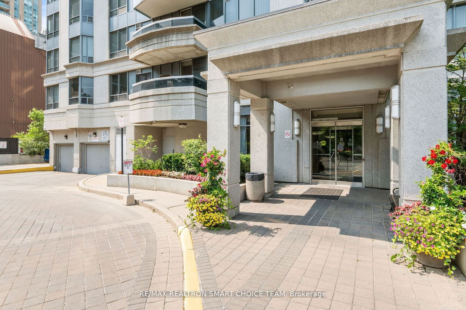 35 Finch Ave E, unit 306 for sale