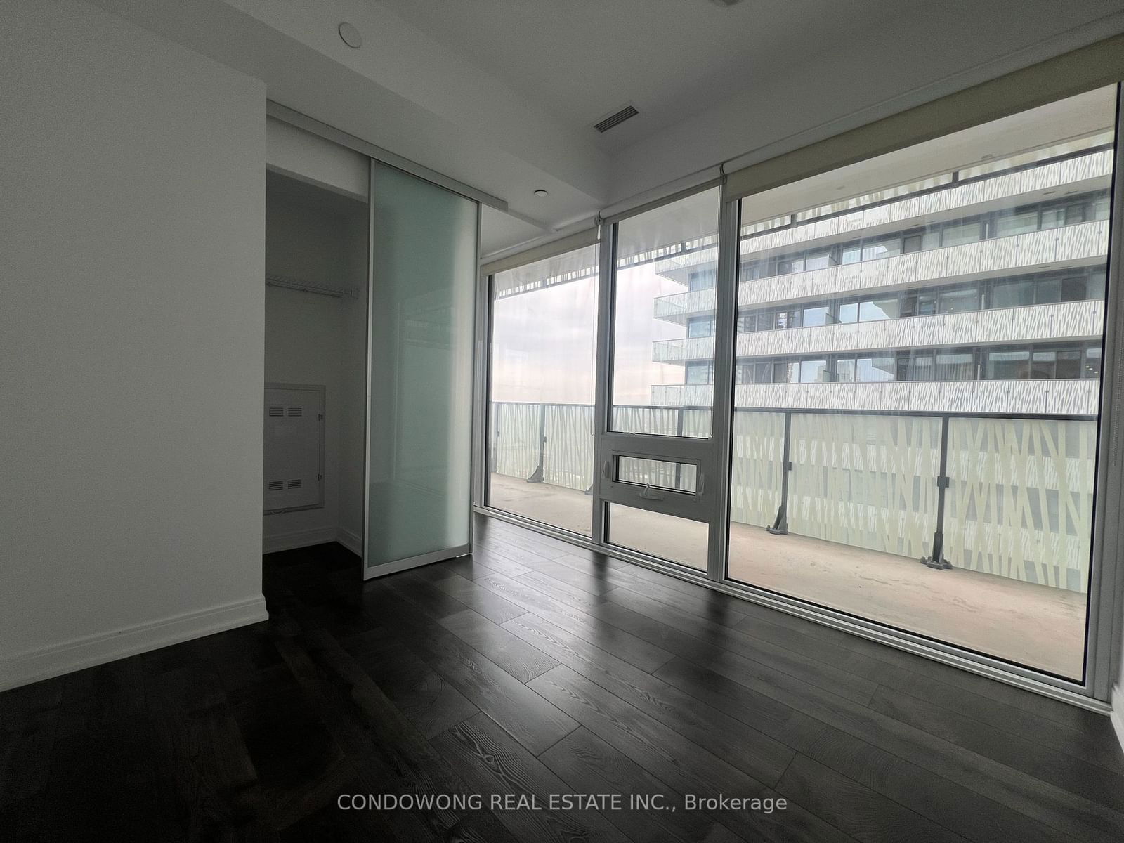 42 Charles St E, unit 4308 for rent