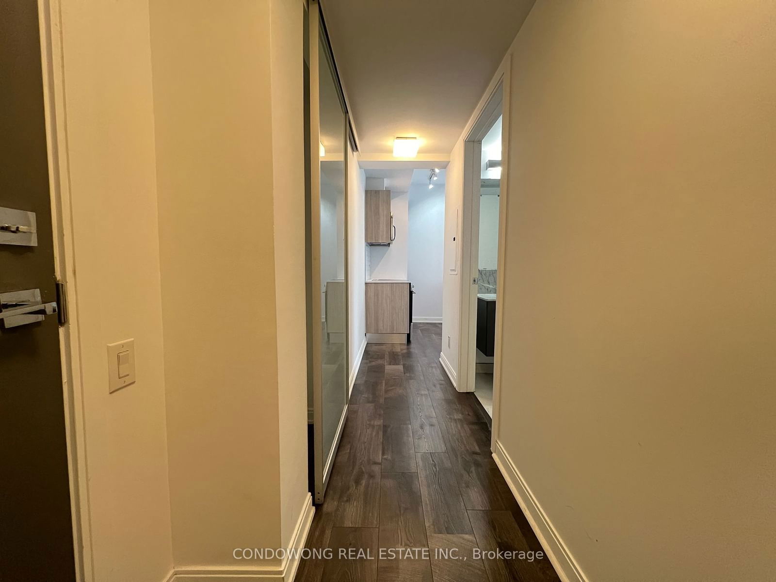 42 Charles St E, unit 4308 for rent