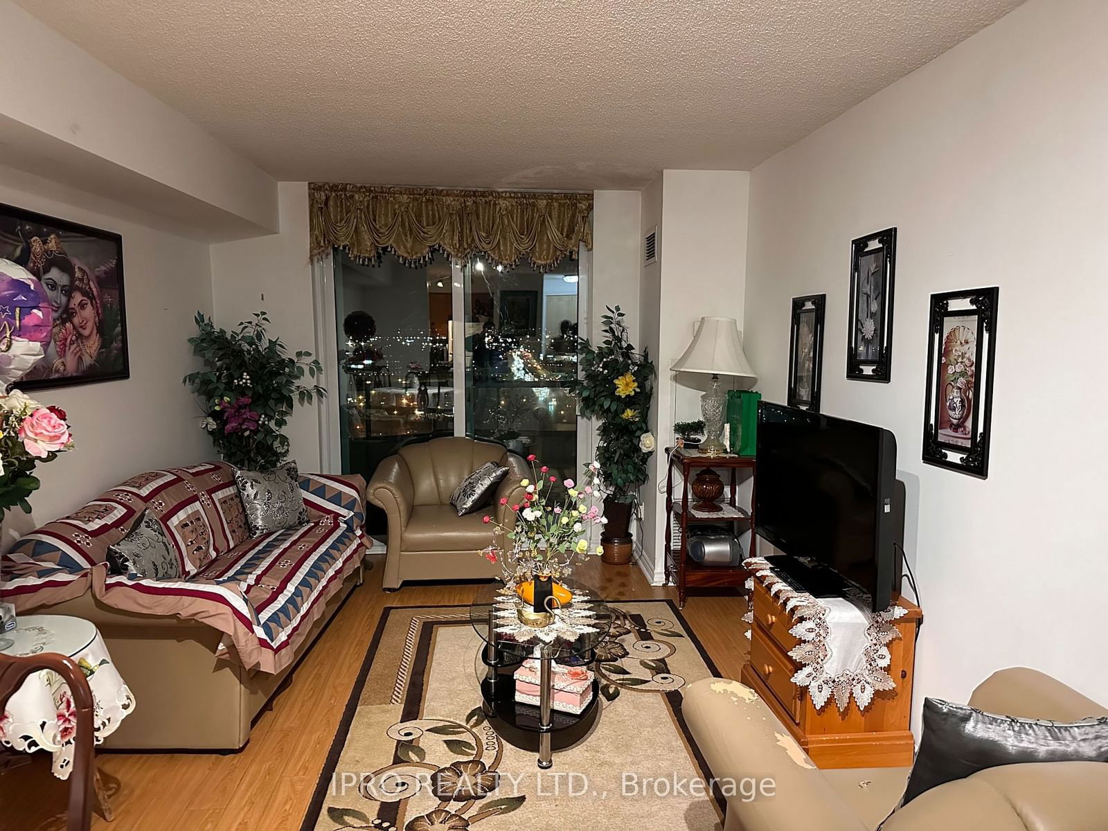 61 Town Centre Crt, unit 1707 for sale