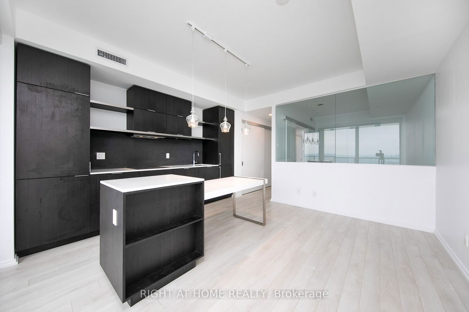 197 Yonge St, unit 5310 for sale