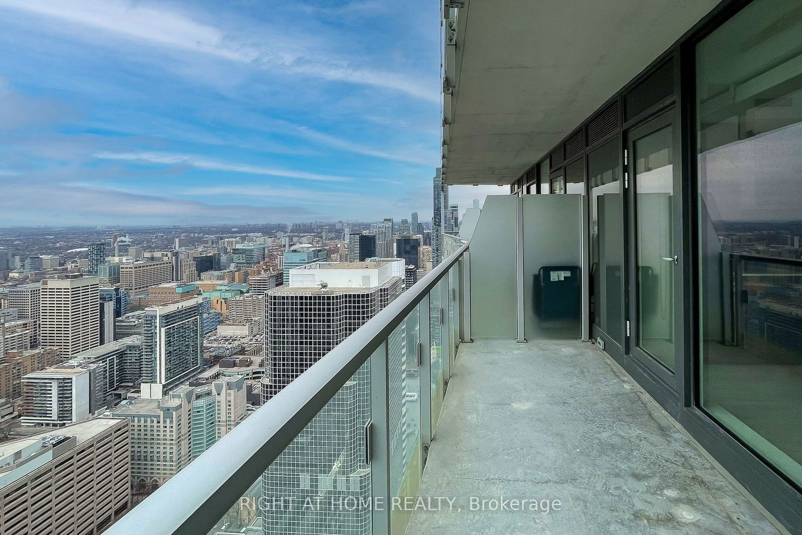 197 Yonge St, unit 5310 for sale