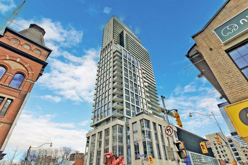 3 Gloucester St, unit 811 for rent