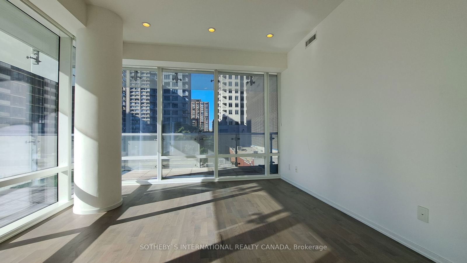 1 Bloor St E, unit 310 for rent