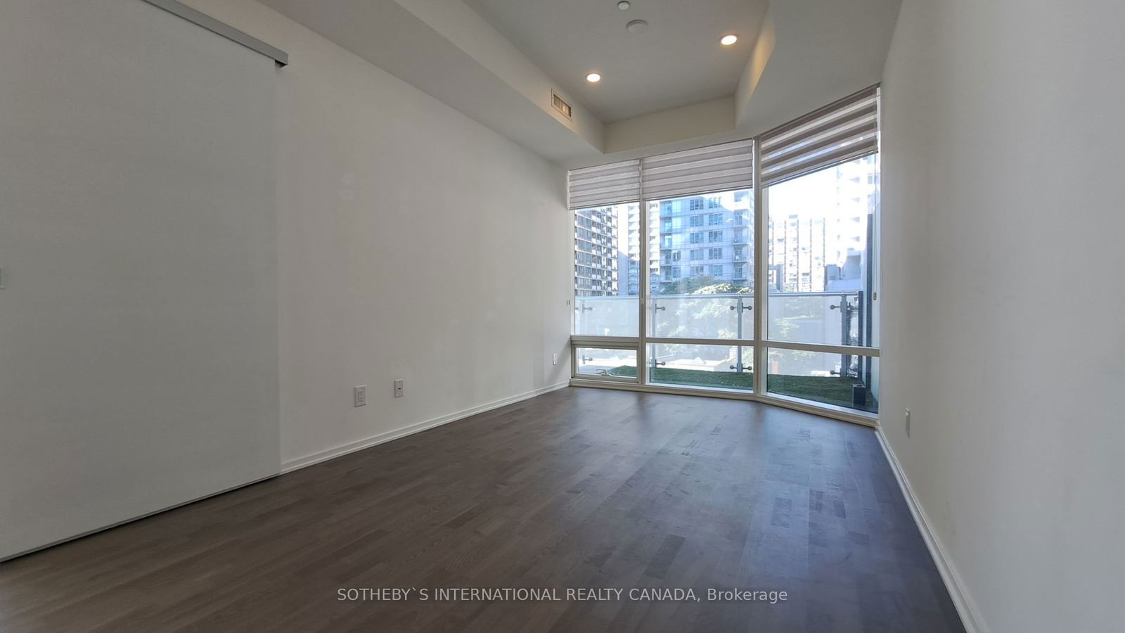 1 Bloor St E, unit 310 for rent