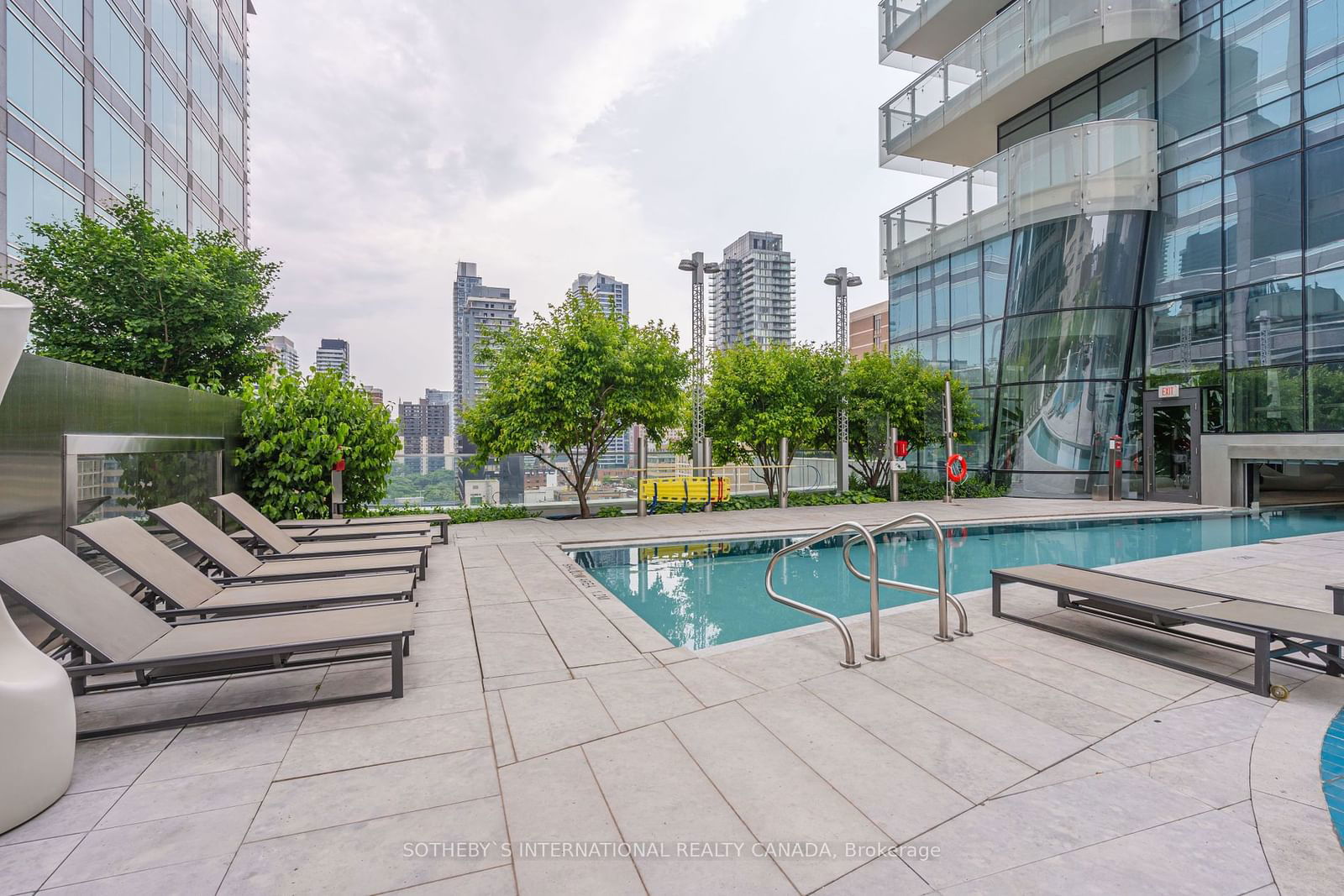 1 Bloor St E, unit 310 for rent