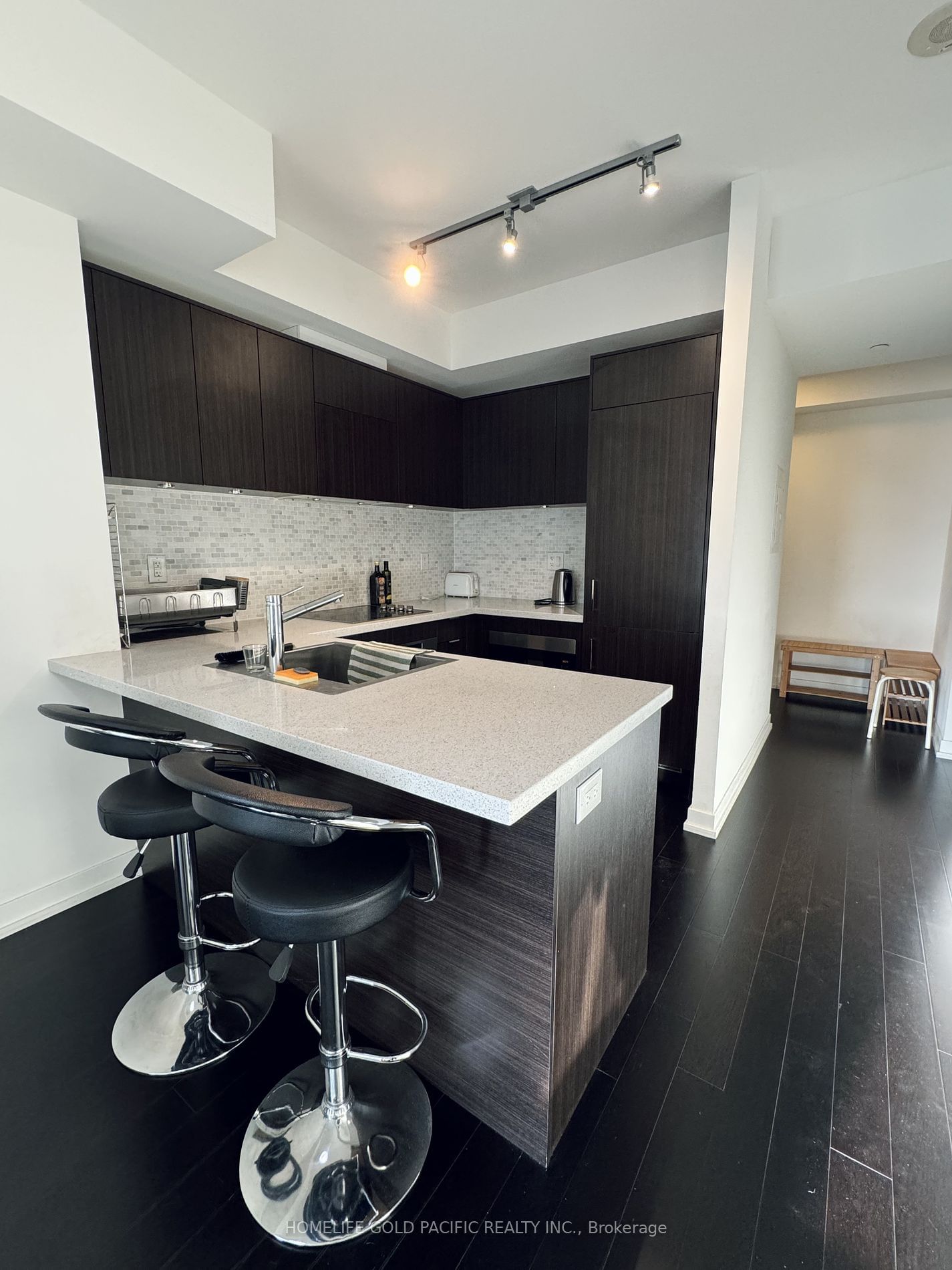 21 Widmer St, unit 3501 for rent