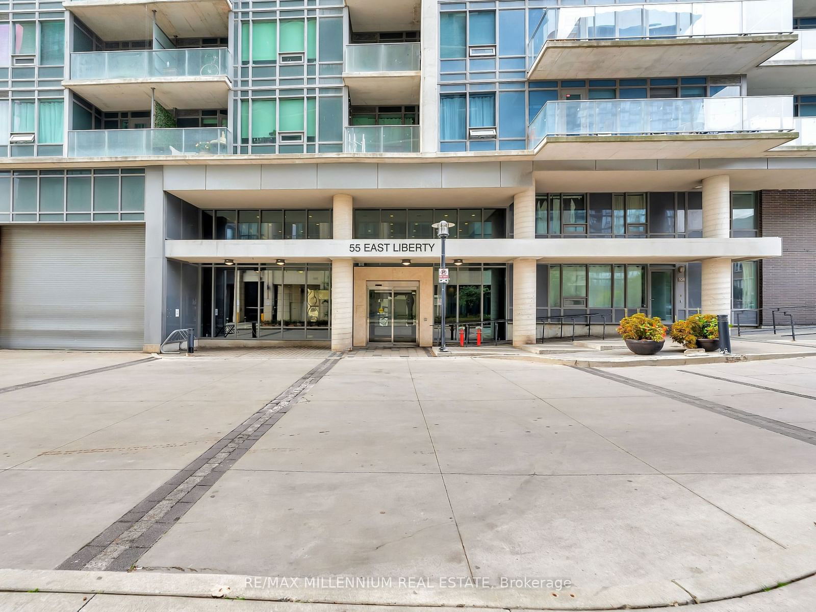 55 East Liberty St, unit 1404 for rent