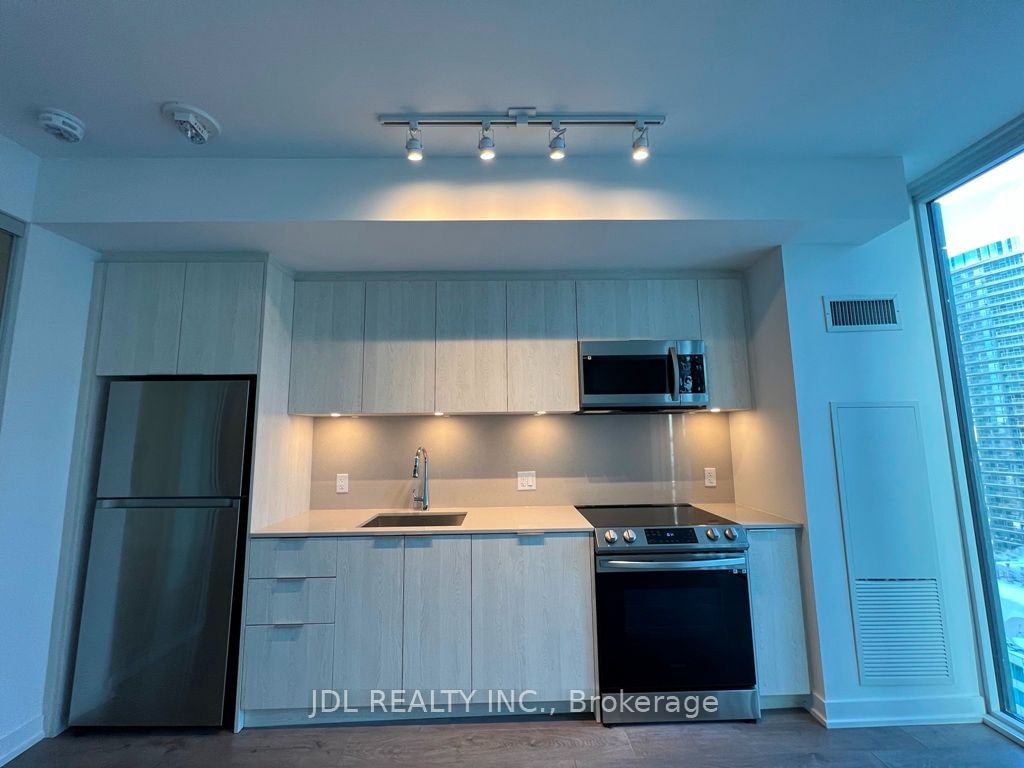 357 King St W, unit 2804 for rent