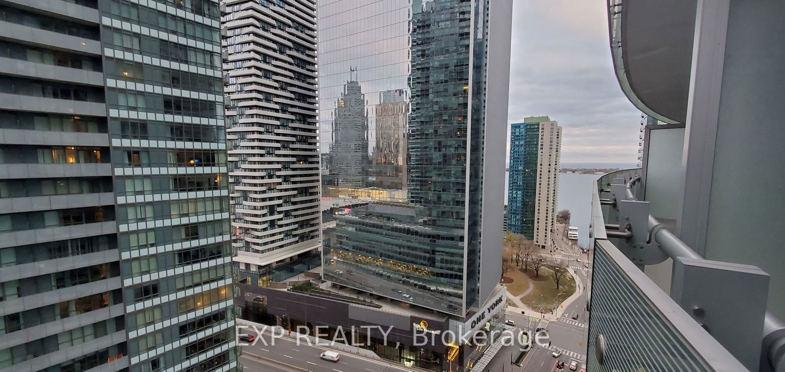 14 York St, unit 2111 for rent