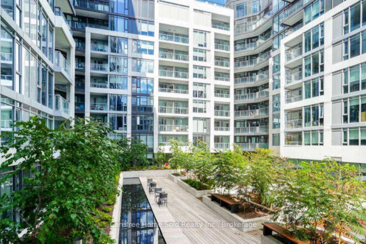 27 Bathurst St E, unit 1518 for rent