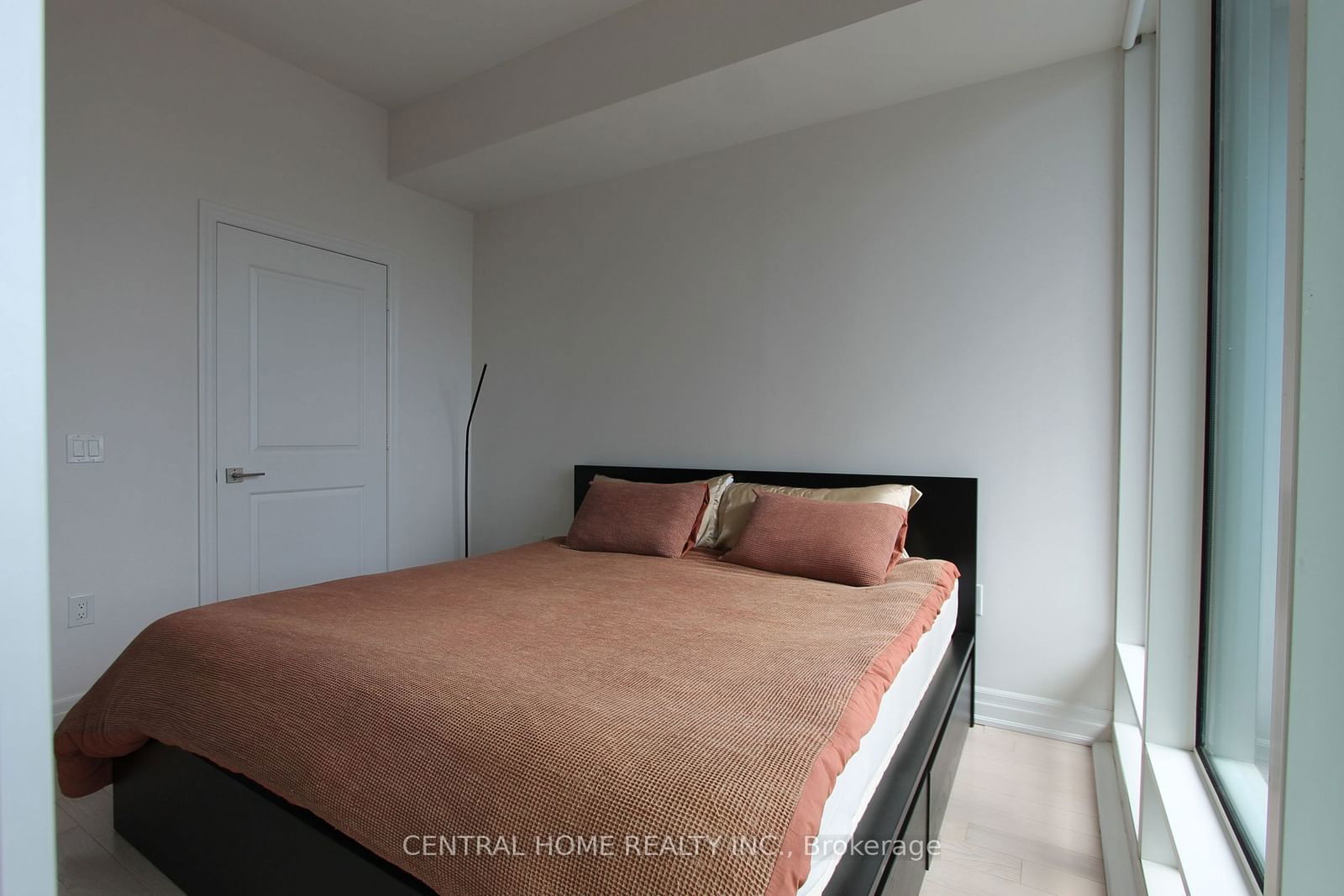 8 The Esplanade, unit 5503 for rent