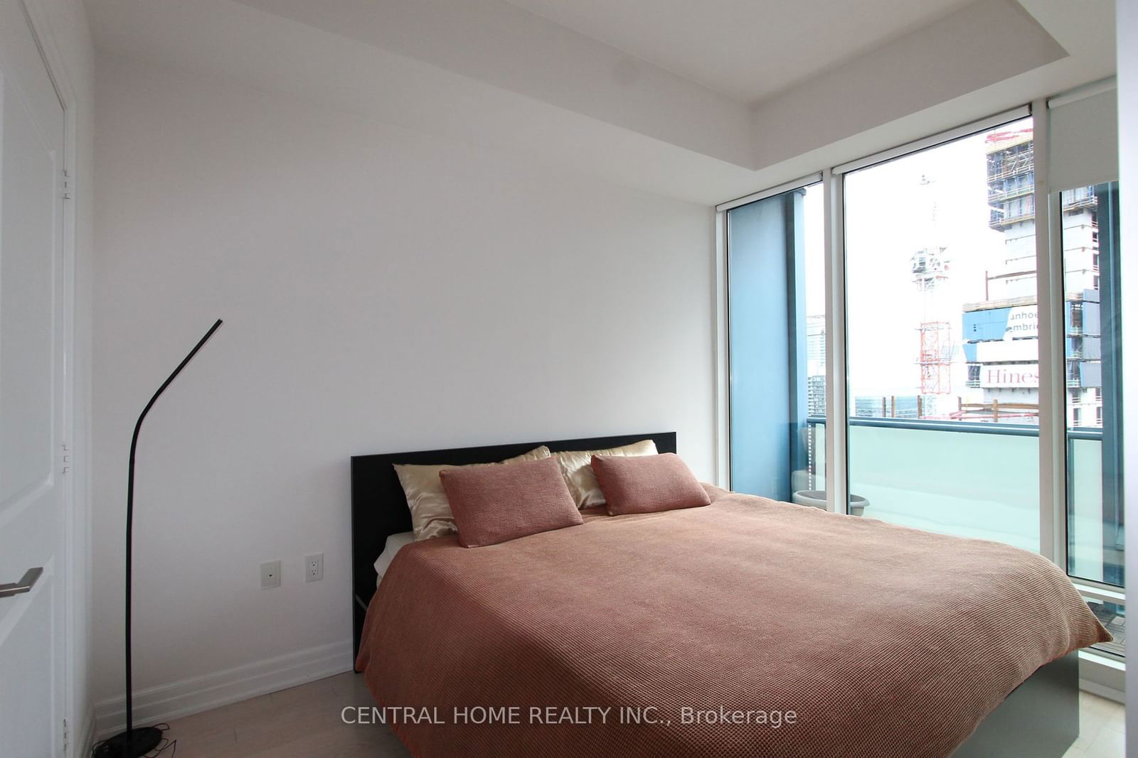 8 The Esplanade, unit 5503 for rent