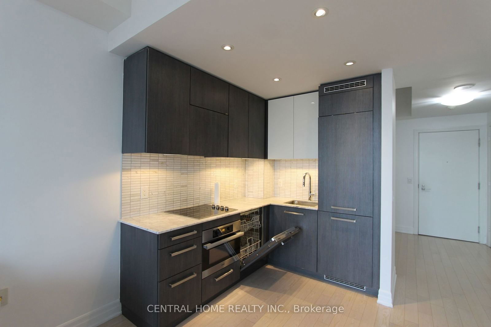 8 The Esplanade, unit 5503 for rent