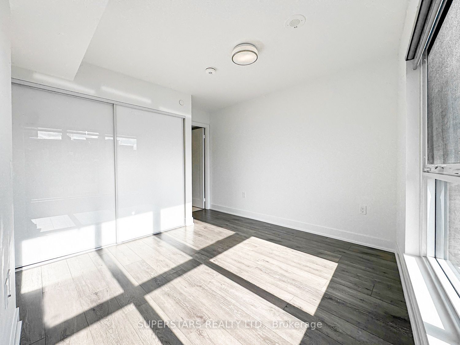 585 Bloor St E, unit 1320 for sale