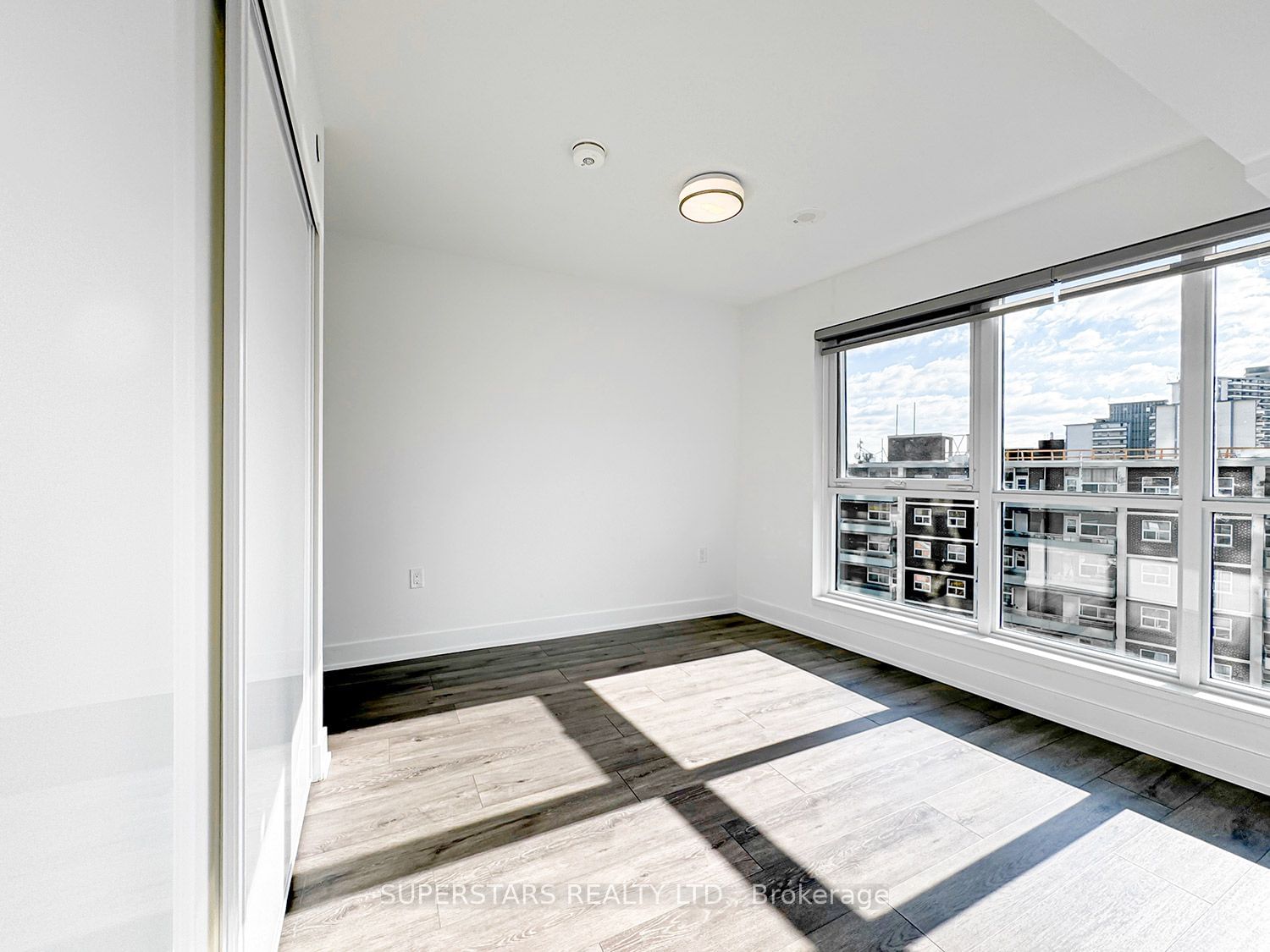 585 Bloor St E, unit 1320 for sale