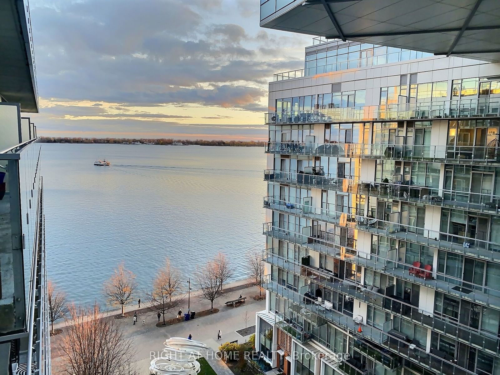 39 Queens Quay E, unit 1008 for rent