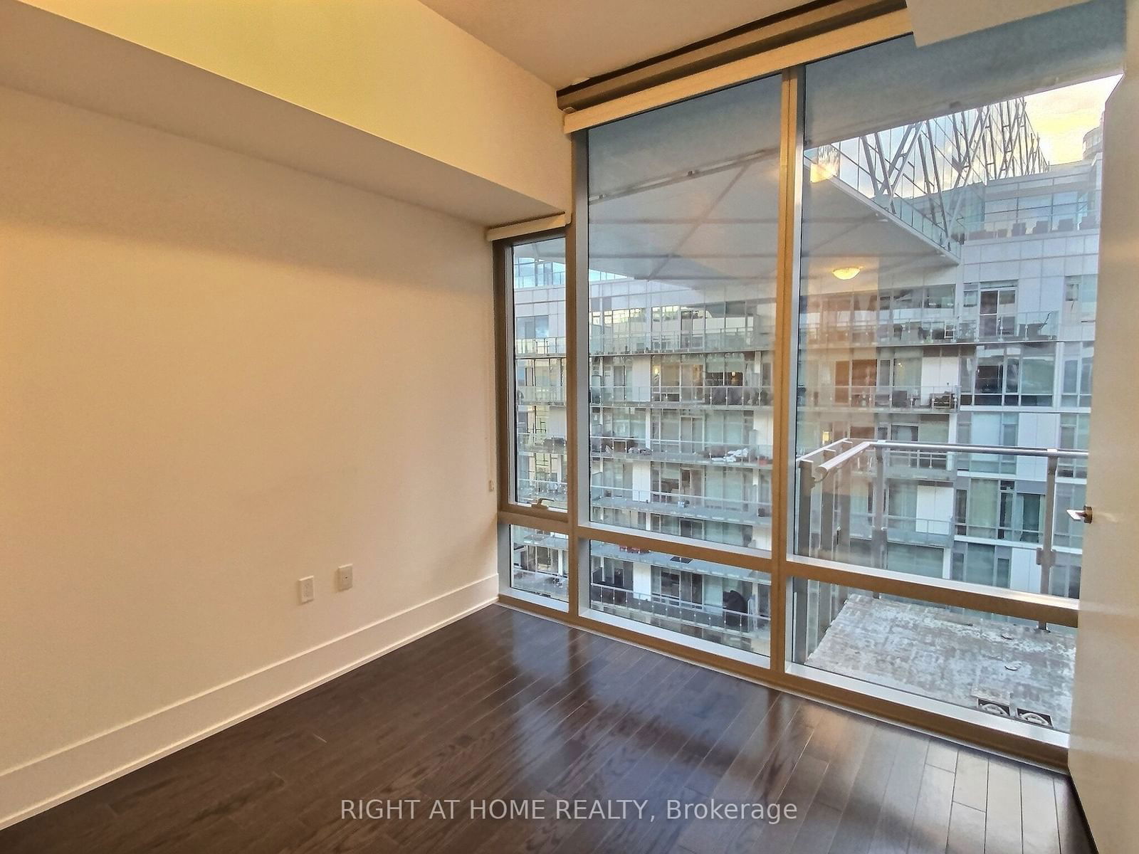 39 Queens Quay E, unit 1008 for rent