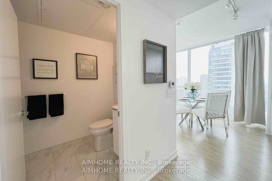 85 Wood St, unit 2812 for rent