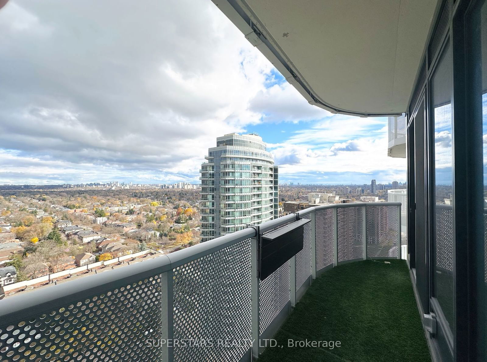 15 Holmes Ave, unit 2310 for rent