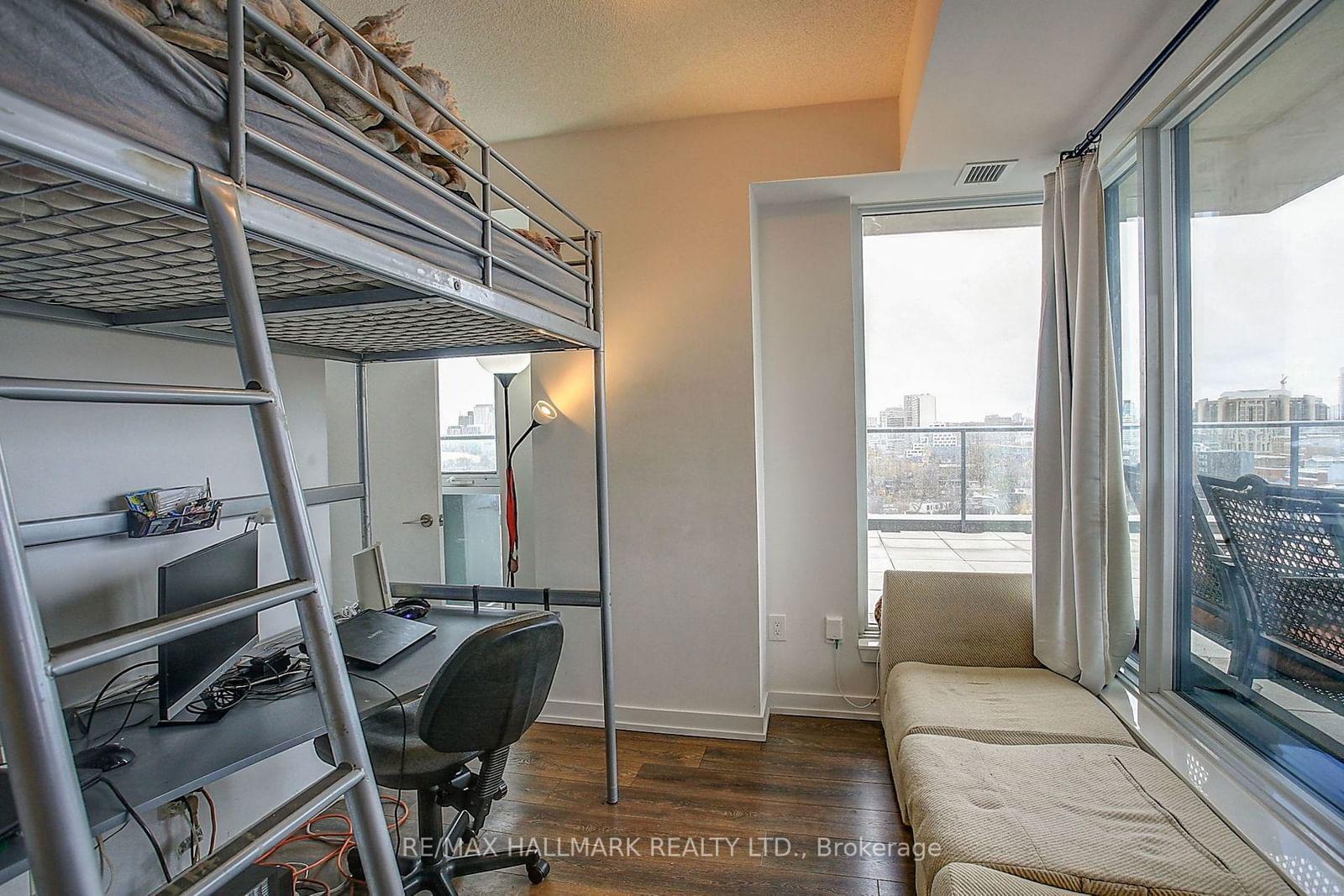 The College Condo at Spadina, Downtown, Toronto