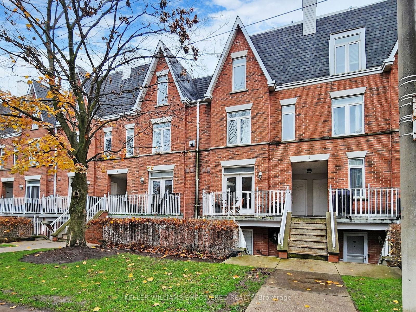 King West Townhomes, Downtown, Toronto