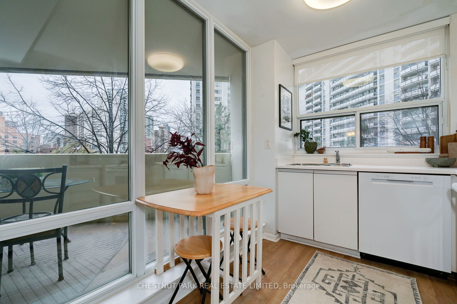 25 Maitland St, unit 502 for sale