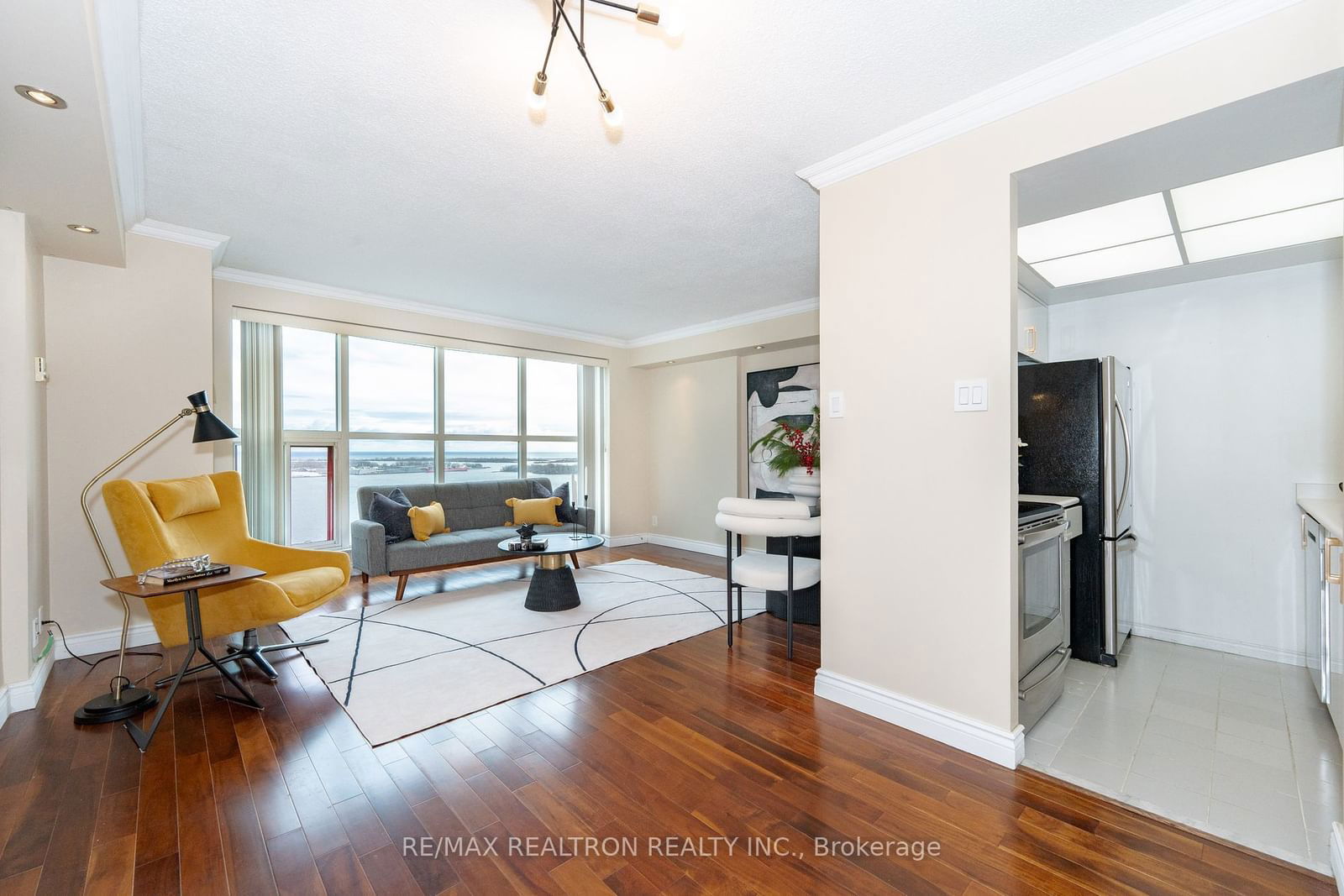 99 Harbour Sq, unit 3303 for sale