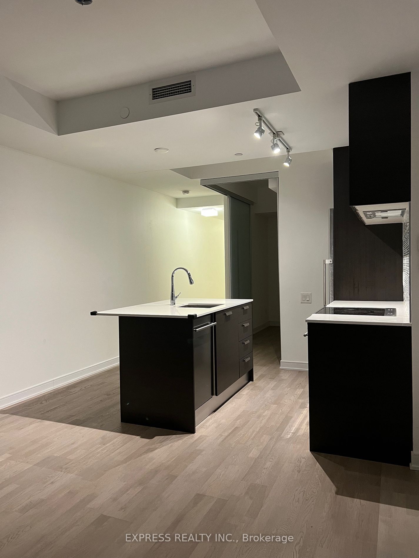 57 St Joseph St, unit 318 for rent