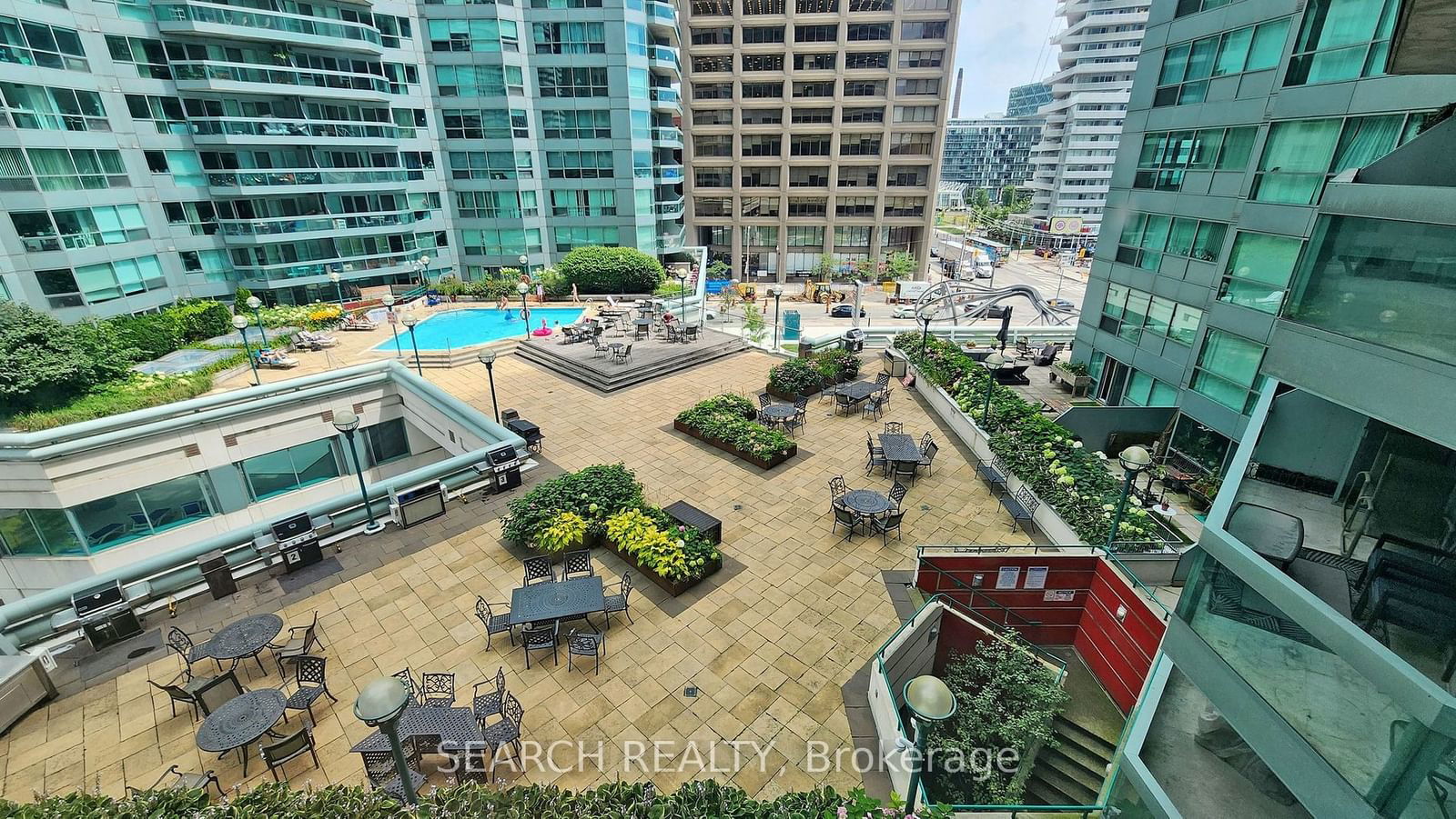 10 Yonge St, unit 413 for sale