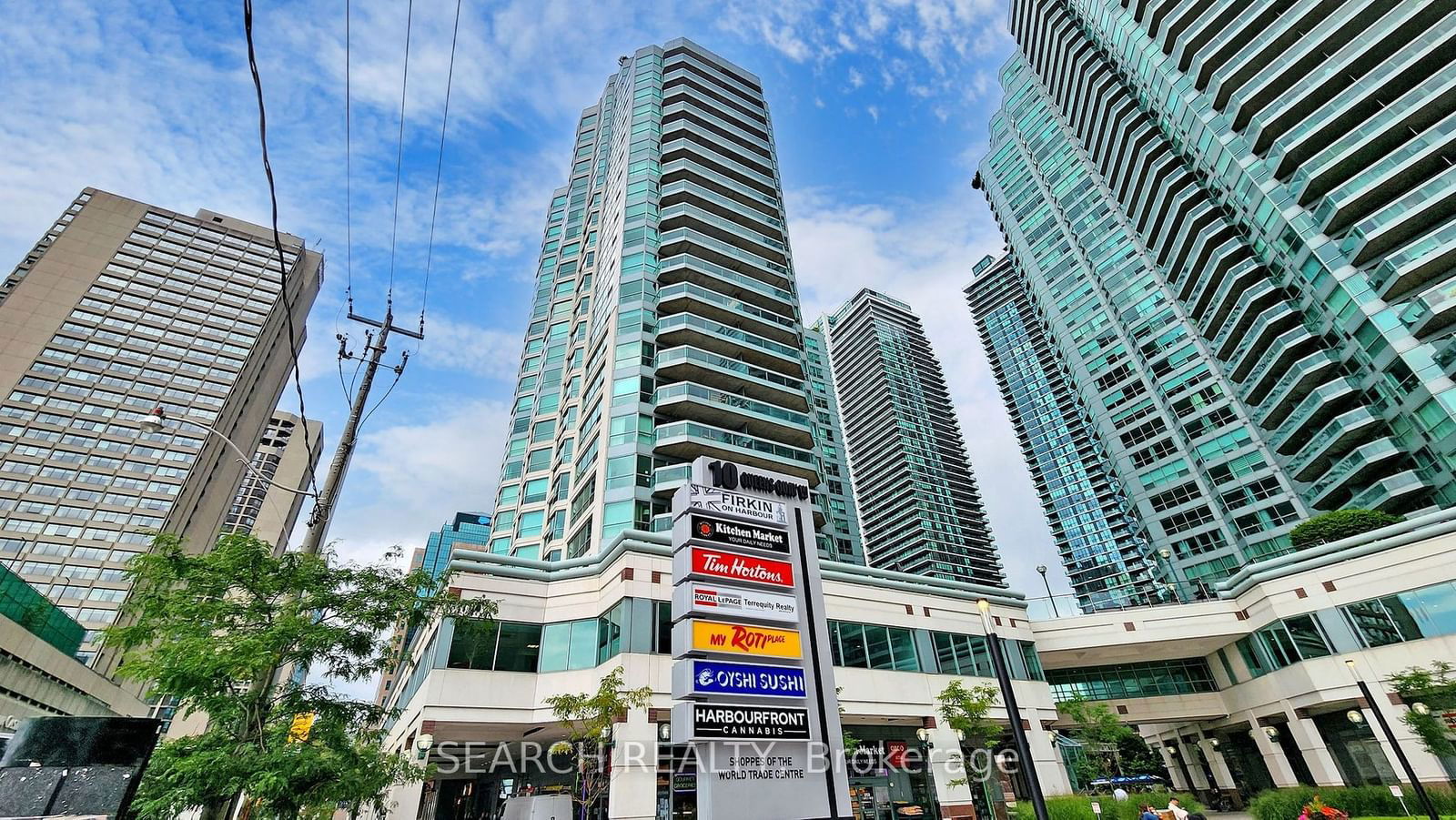 10 Yonge St, unit 413 for sale