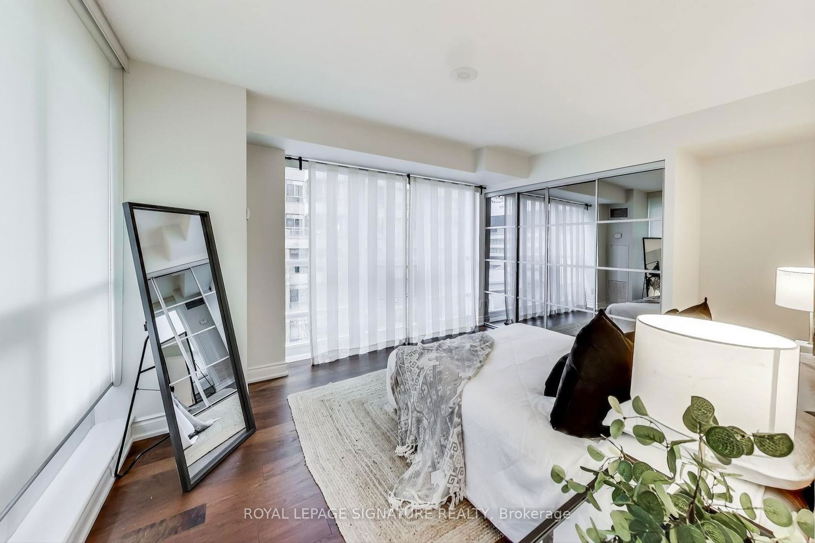 761 Bay St, unit 304 for sale