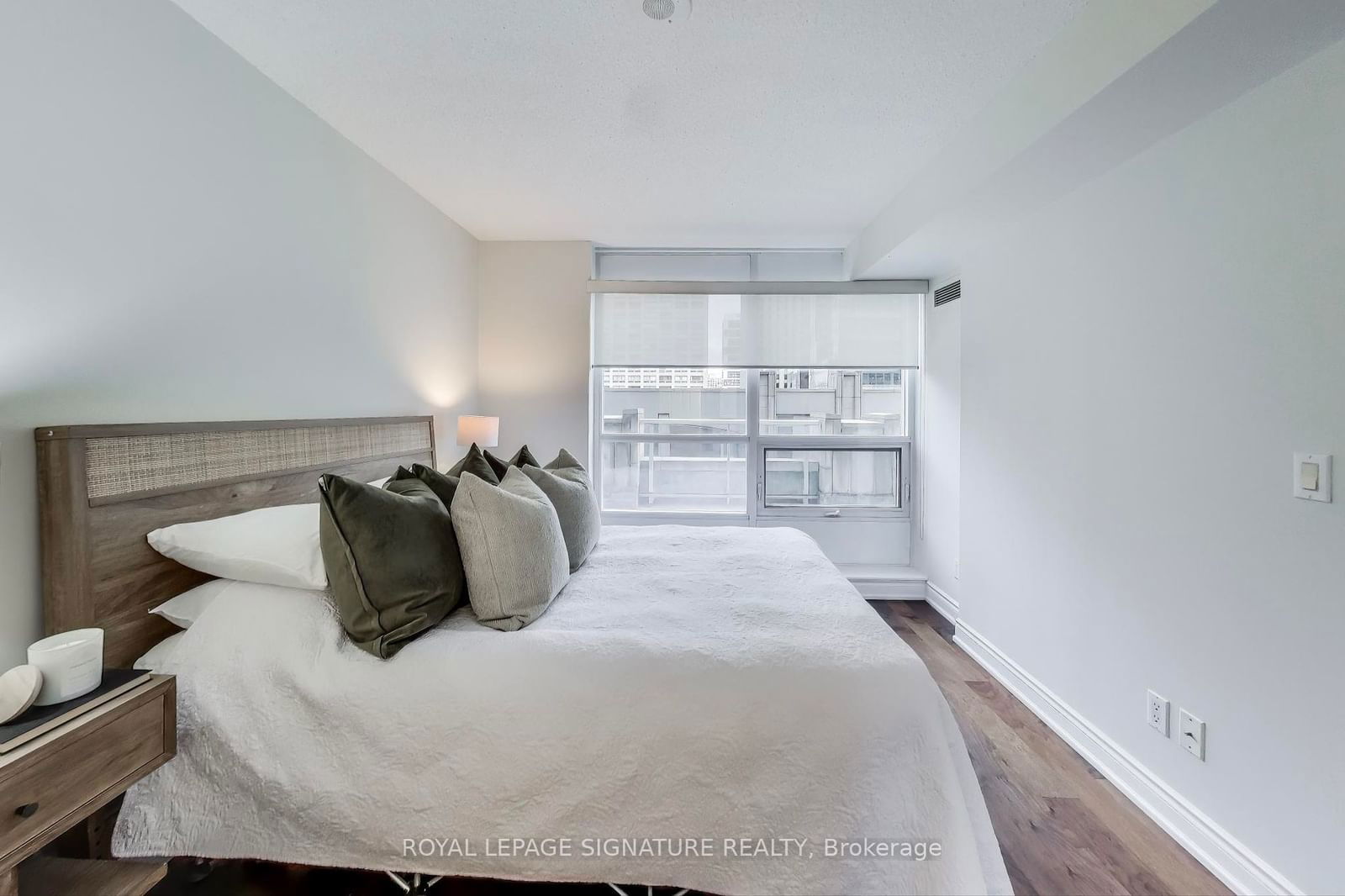 761 Bay St, unit 304 for sale