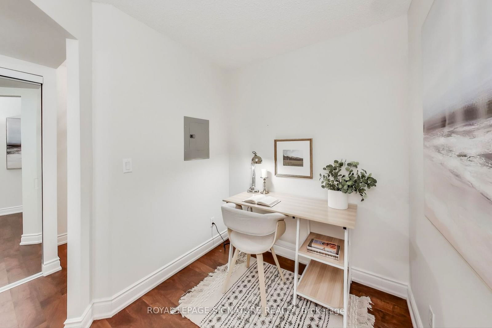 761 Bay St, unit 304 for sale