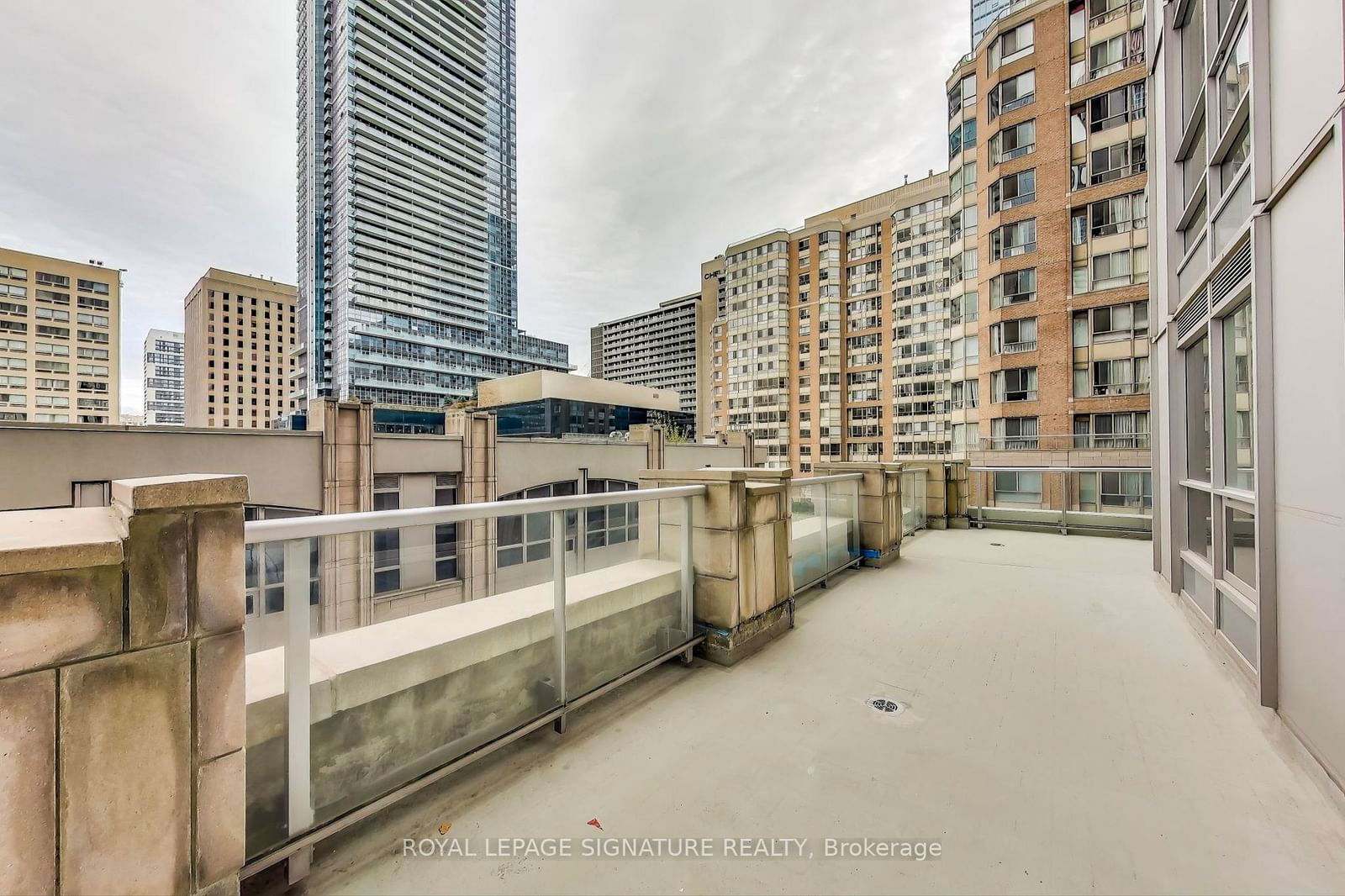 761 Bay St, unit 304 for sale