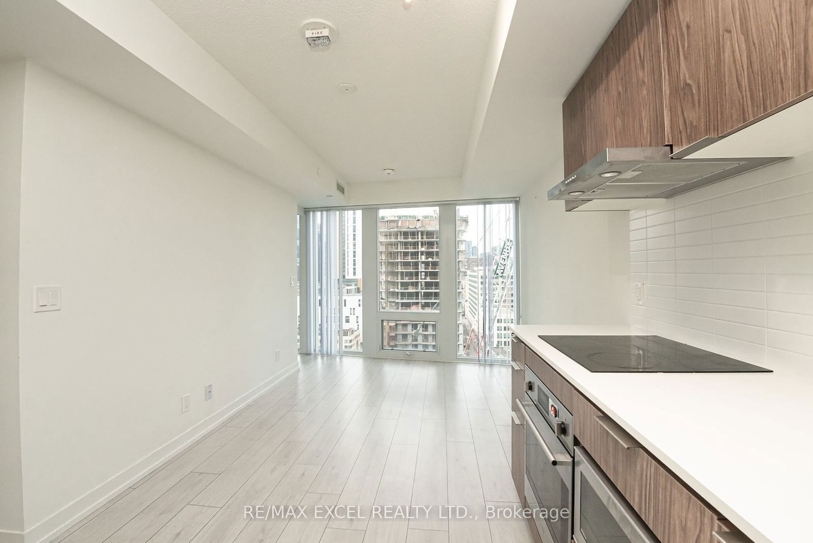 60 Shuter St, unit 2010 for rent