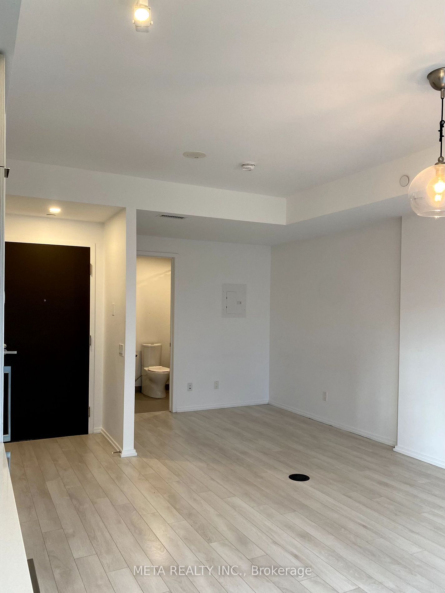 197 Yonge St, unit 1808 for rent