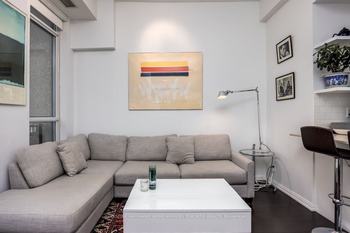 35 Hayden St, unit 1702 for rent