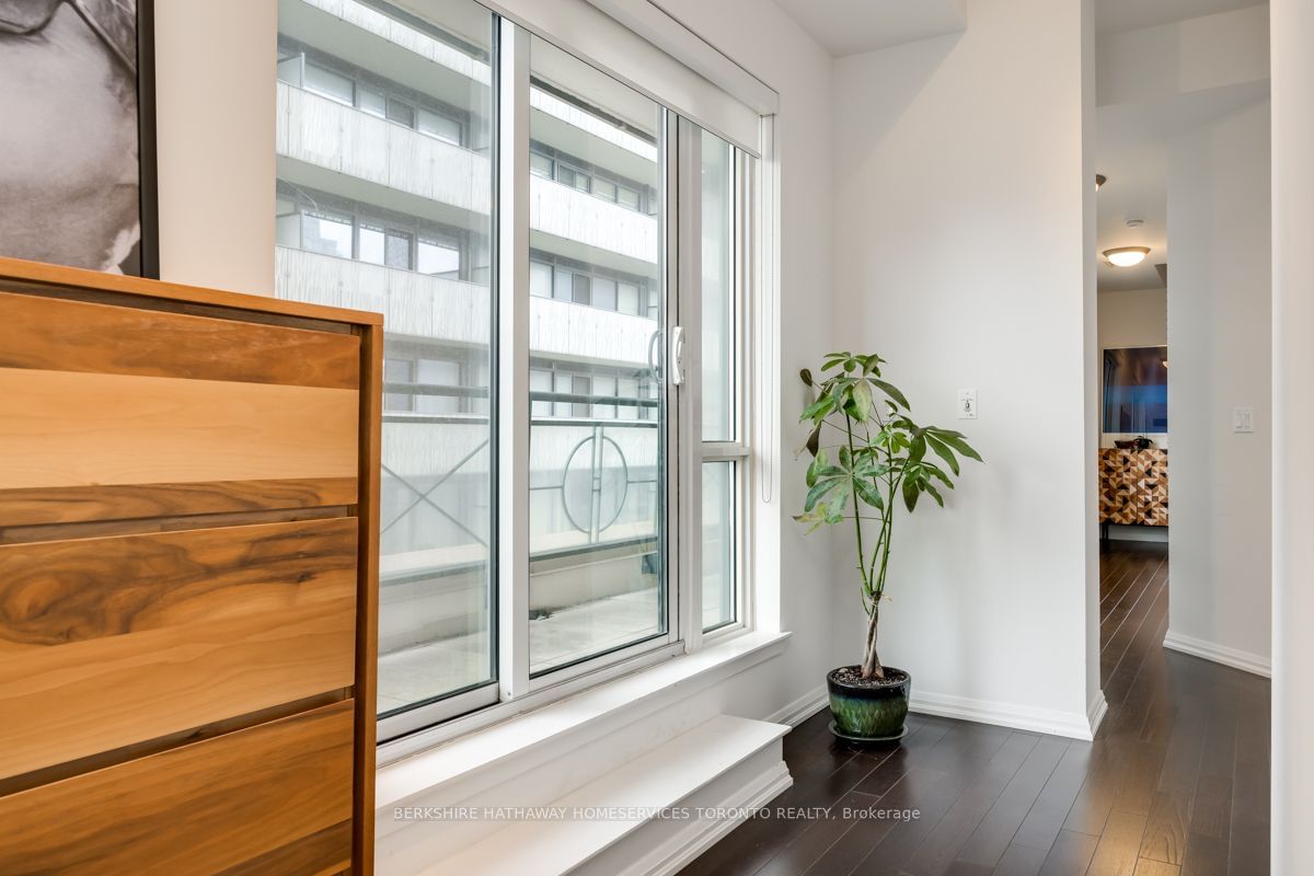 35 Hayden St, unit 1702 for rent