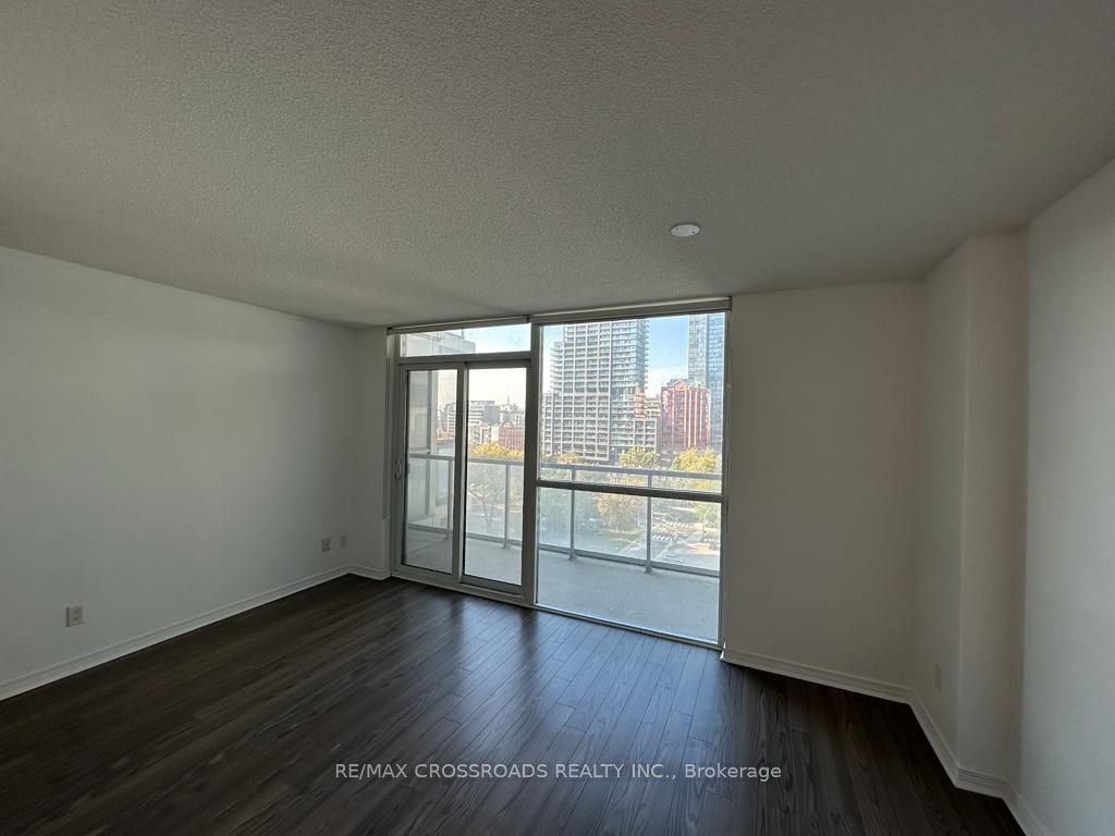 352 Front St W, unit 1011 for rent