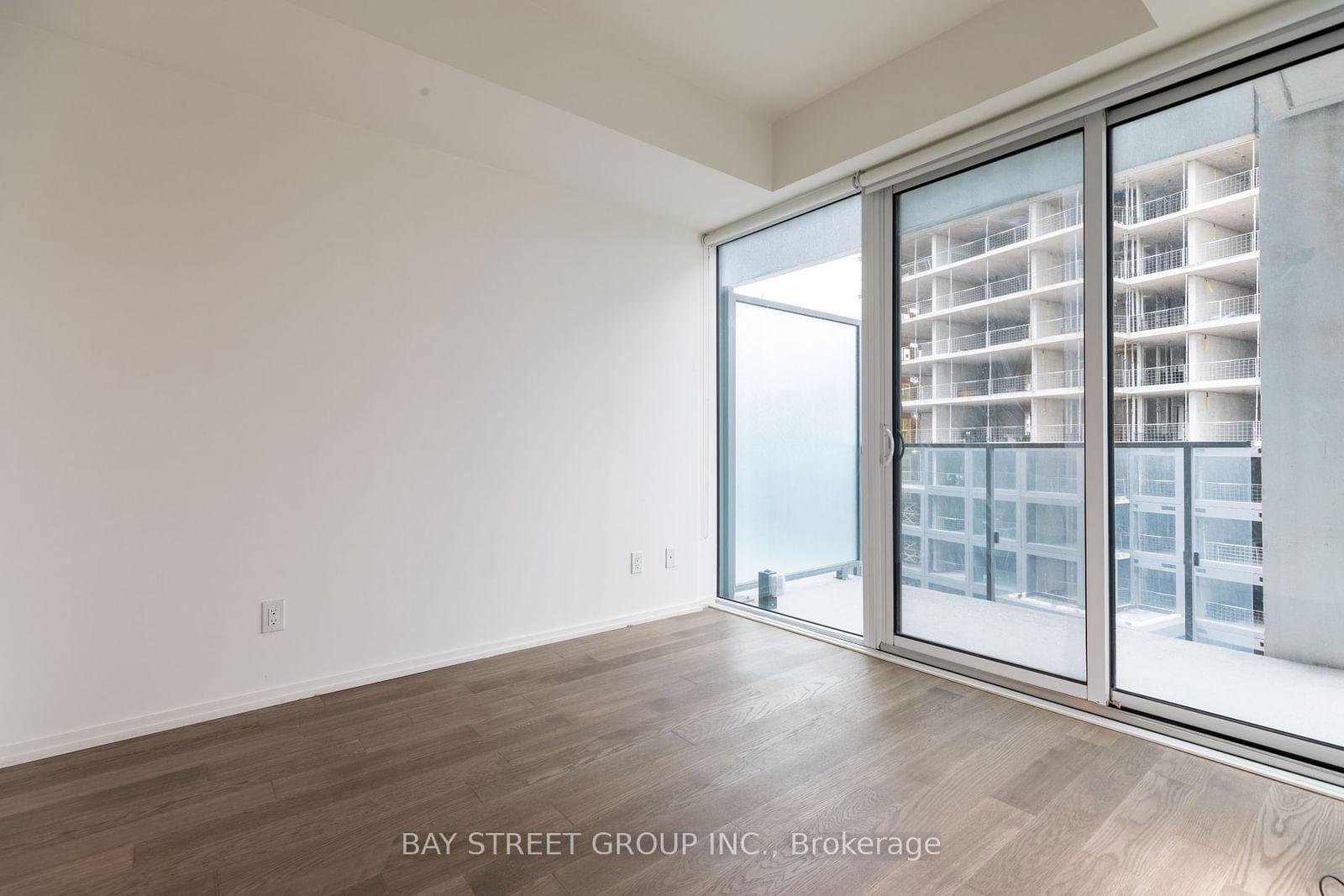 5 Soudan Ave, unit 2109 for rent