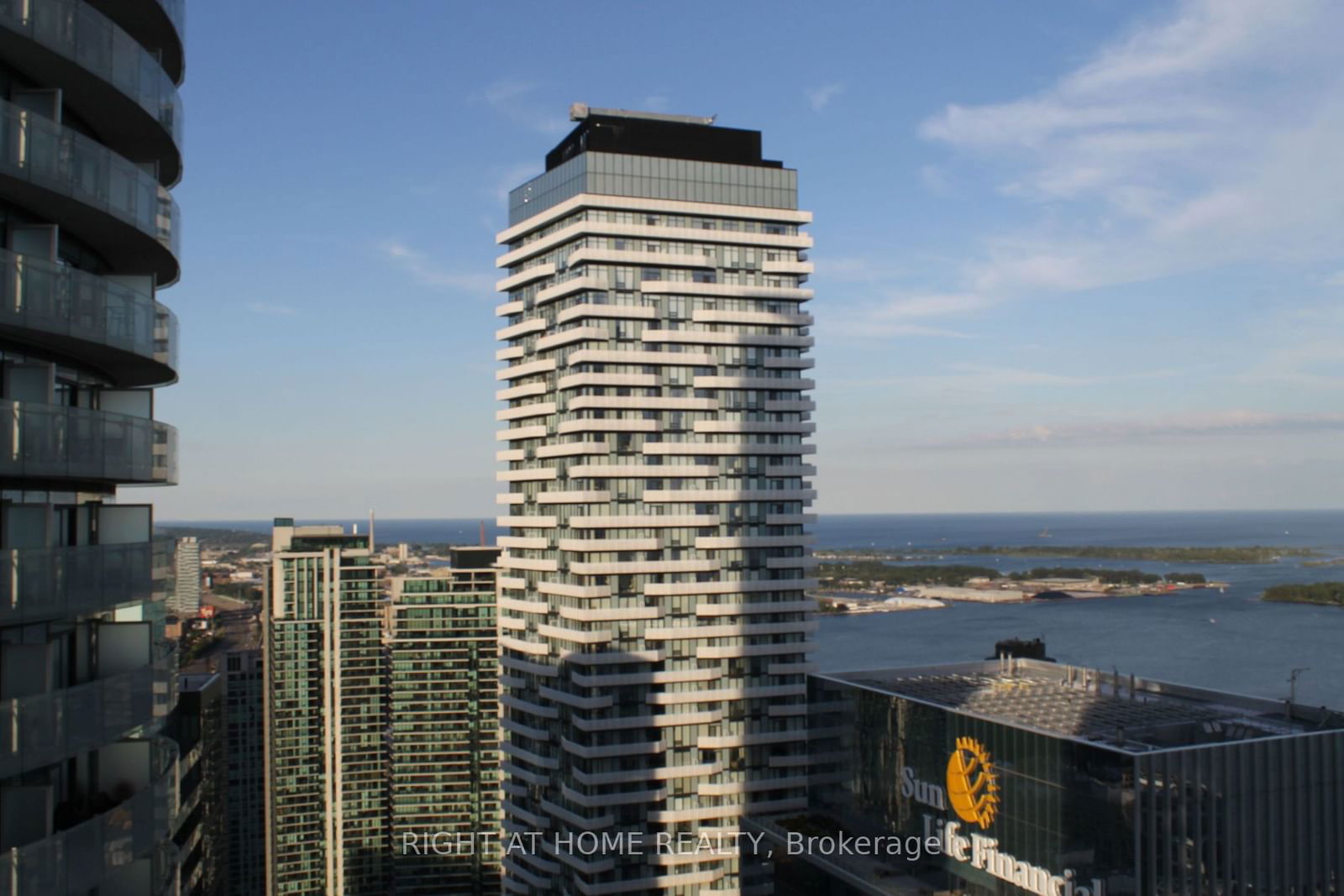 12 York St, unit 5510 for rent