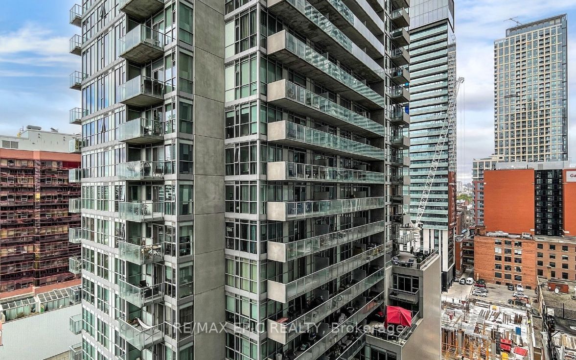 88 Blue Jays Way, unit 1215 for rent