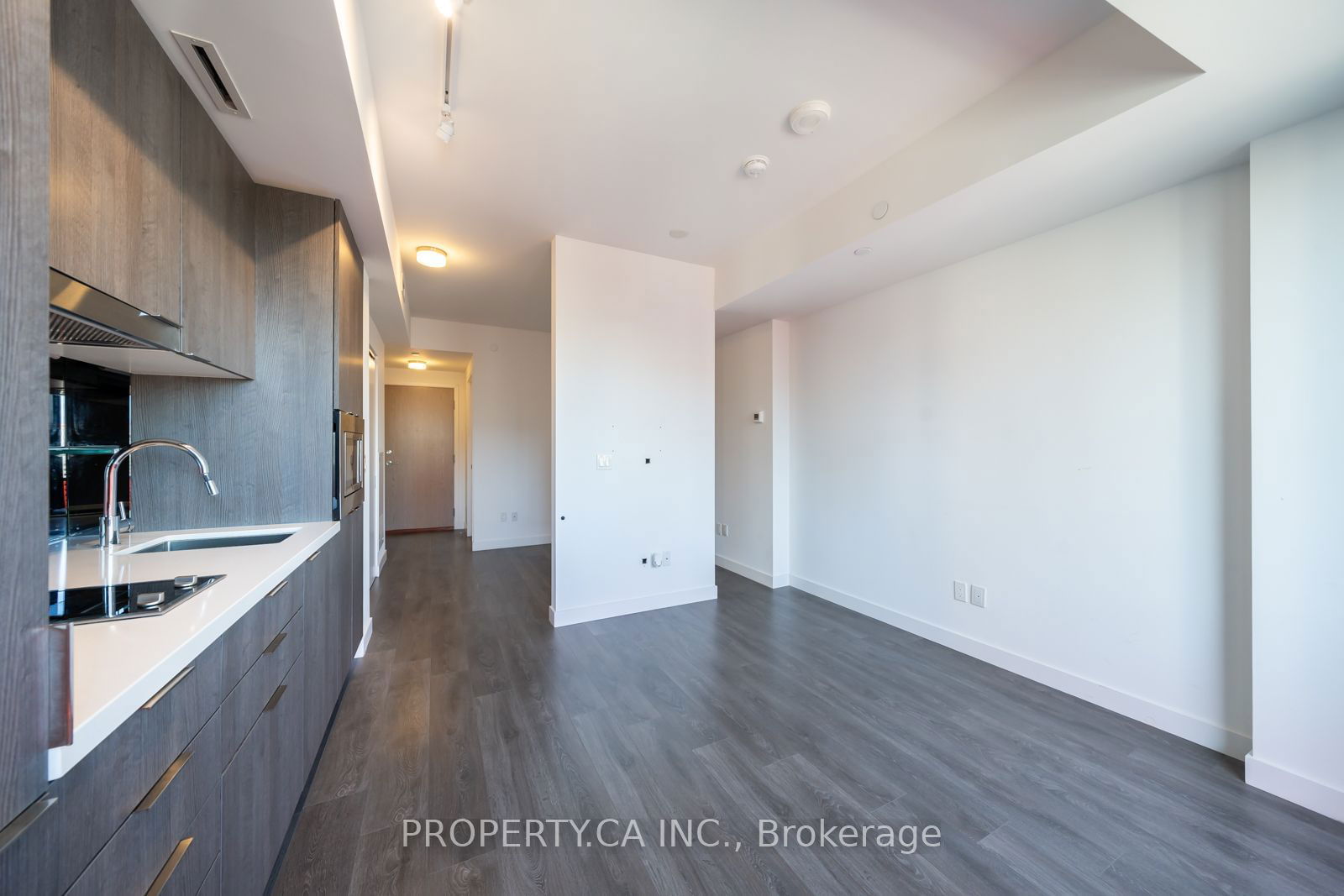 215 Queen St W, unit 1910 for rent