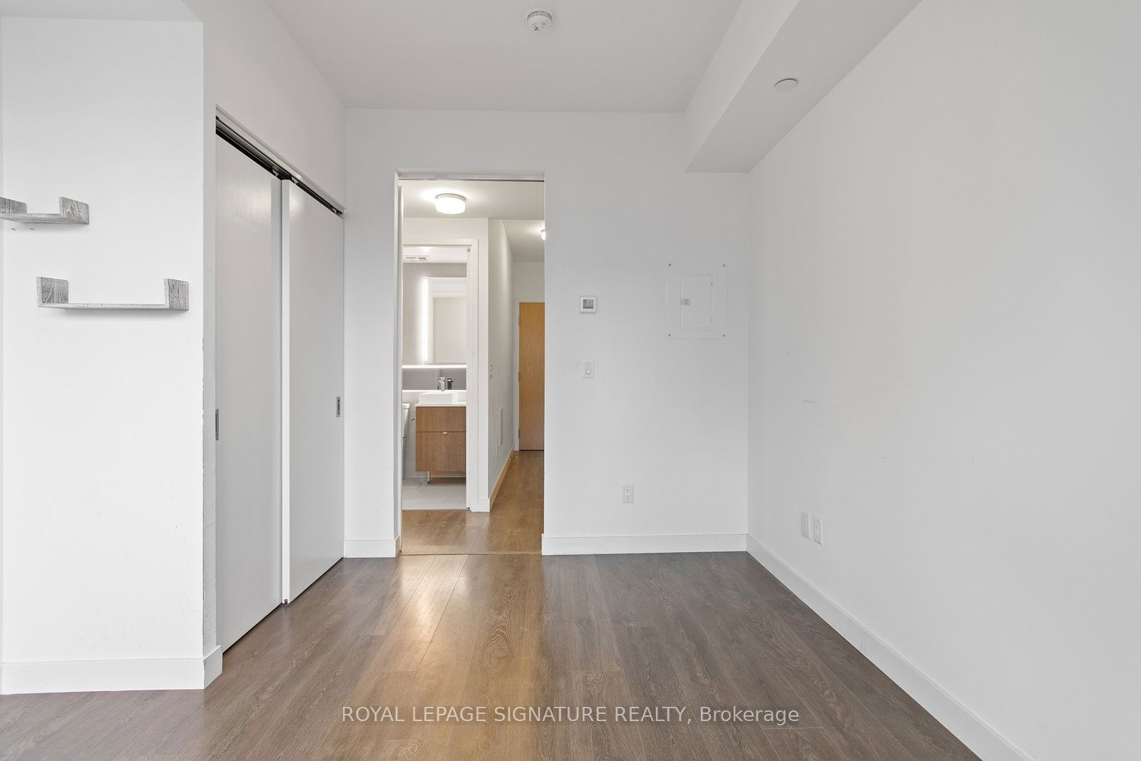 215 Queen St W, unit 1311 for rent